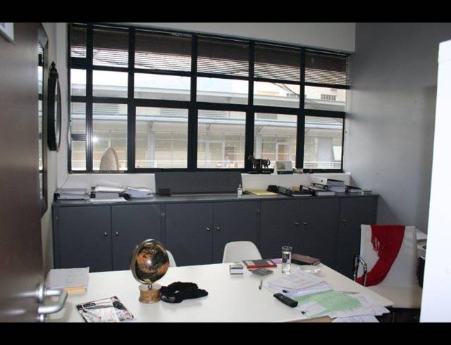 130M² OFFICE TO LET IN CAPE TOWN CITY CENTRE